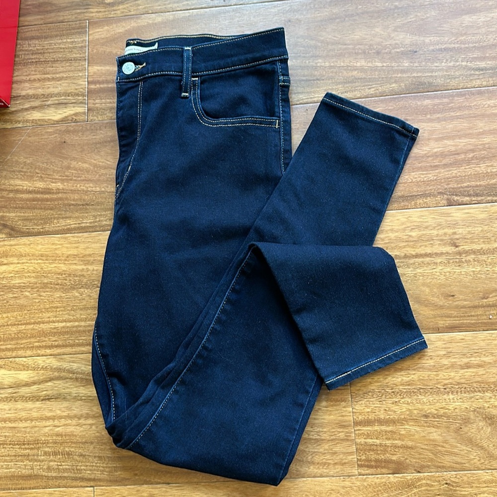 Levi’s 720 high rise super skinny jeans dark wash 32